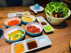 -明洞阿姨·韩式酱蟹烤肉·创意料理(三元桥店)