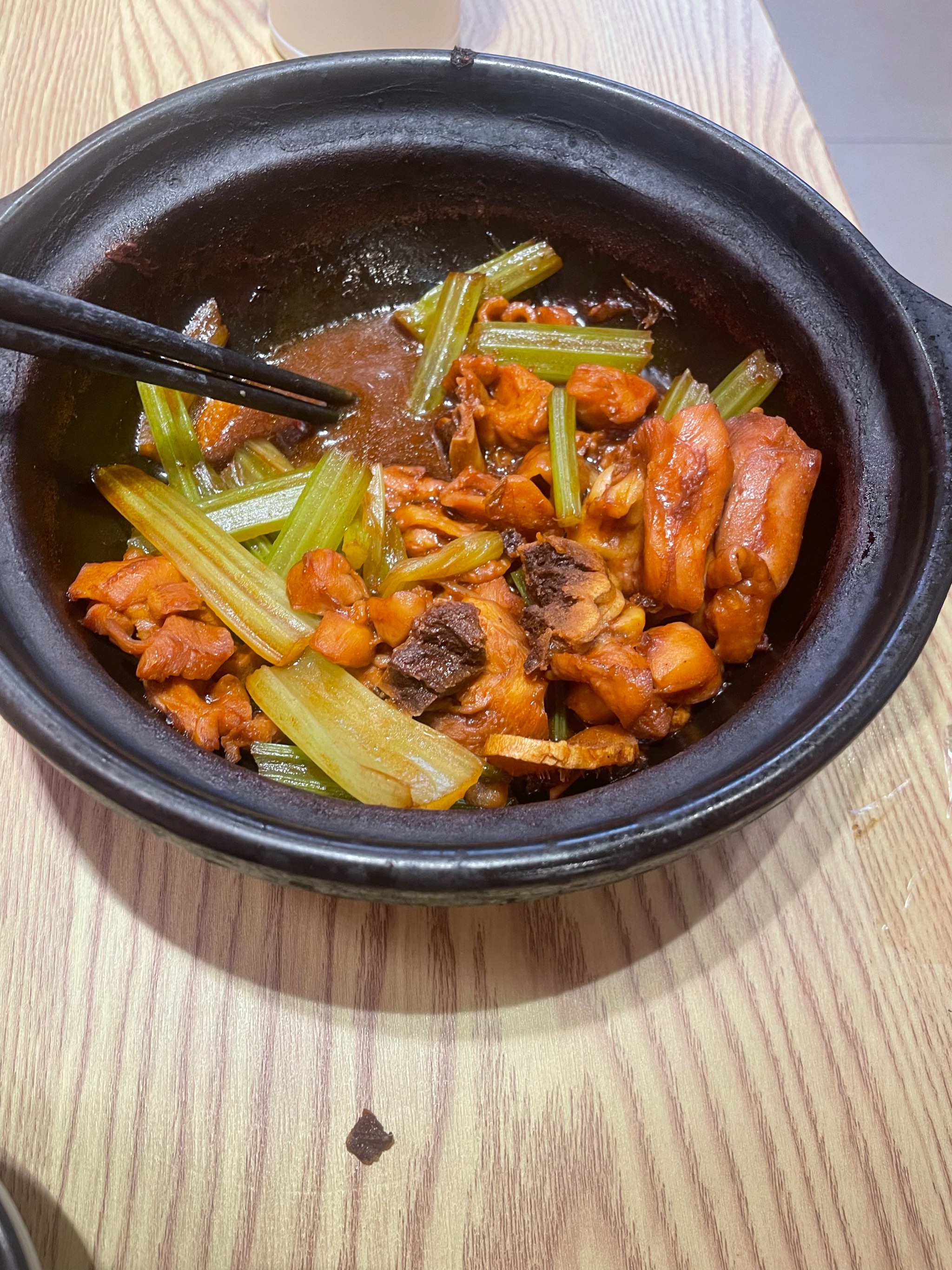 吃过很多次,砂锅鸡腿堡很好吃,很下饭,鸡