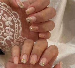 -悦指间美甲美睫