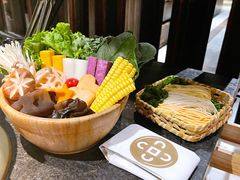-湊湊火锅·茶憩(新中关购物中心店)