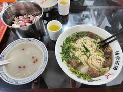 -牛一嘴·兰州牛肉面·大盘鸡(财富中心店)