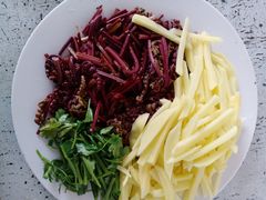 -华龙特色大骨鸡农家菜馆