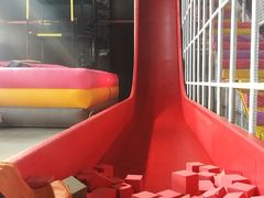 -嘿哟动霸CHUA·新潮玩运动娱乐中心·蹦床滑冰团建乐园