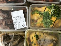 -狗撵鸭(泰山公寓店)