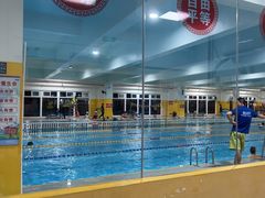 -极动室内恒温游泳馆
