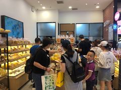 面包甜点陈列柜-山崎面包(苏州中心店)