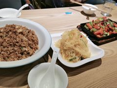 -小镇大厨新概念复合中餐厅(万达广场大连高新店)