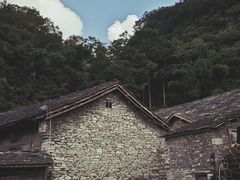 -高荡千年布依古寨旅游景区