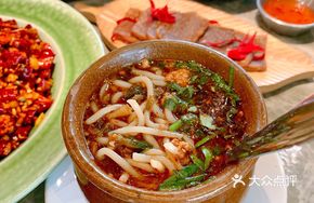 Pork Rice Noodle in Pot