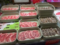 -四囍码头海鲜烧烤自助火锅(外滩南京东路悦荟广场店)