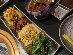 -山川小町·极番烧肉(新地假日广场店)