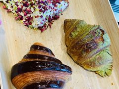 白巧克力蔓越莓开心果可颂-Top Impression Bakery Wolli Creek
