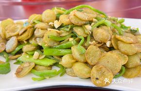 Green Pepper Stir-fried Tofu Cake
