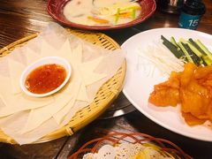 招牌手抓五花肉-竹林农庄