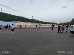 -蟠龙山体育场-西北门地上停车场