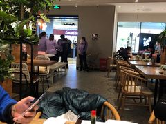 大堂-必胜客(百联又一城店)