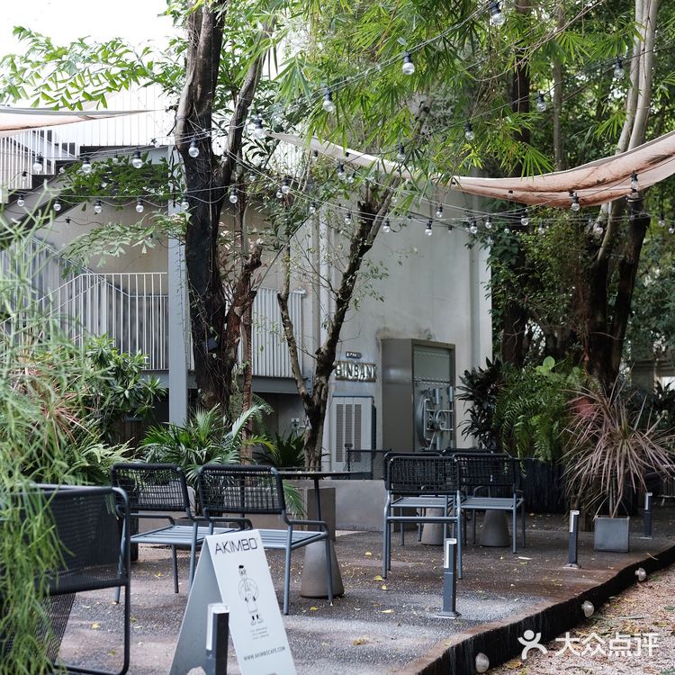         嗯☕️这里还真的挺不错🌟🌟🌟🌟