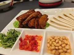 五花肉卷饼-大鹏饭店·金陵家宴(奥体中心店)