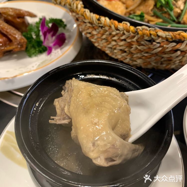 跟老广食粤菜，这只红烧乳鸽阿妈都话好🕊️👍🏻
