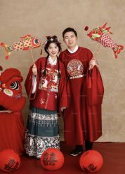 -雪中彩影婚纱摄影·微光艺术中心