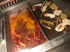 -老牌坊云南鱼豆花火锅(哈西万达店)