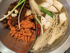 -沸炉重庆老火锅(军事博物馆店)