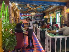 -米德维奇俄式西餐厅(西六道街店)