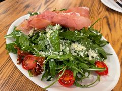 培根芝麻菜沙拉-城市大道红炉披萨烘焙坊