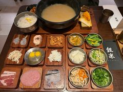 -银米·云南传统过桥米线(双廊黑金冠店)