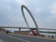 -南京眼步行桥