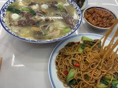 -邱芳粉店(迎宾大道旗舰店)