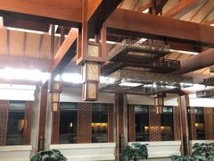 -浅深休闲酒店-停车场