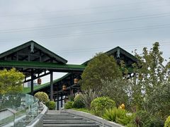 -茅草房·河畔园林火锅