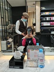 -HAIR CORNER