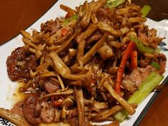 海鲜菇烧牛柳-小鱼儿海鲜港(新村十区店)