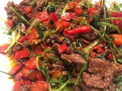 小炒黄牛肉-旭龙鱼头王(航华店)