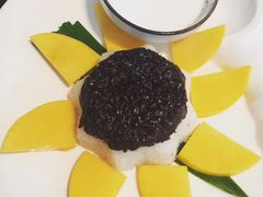 -玖月时尚泰式餐厅