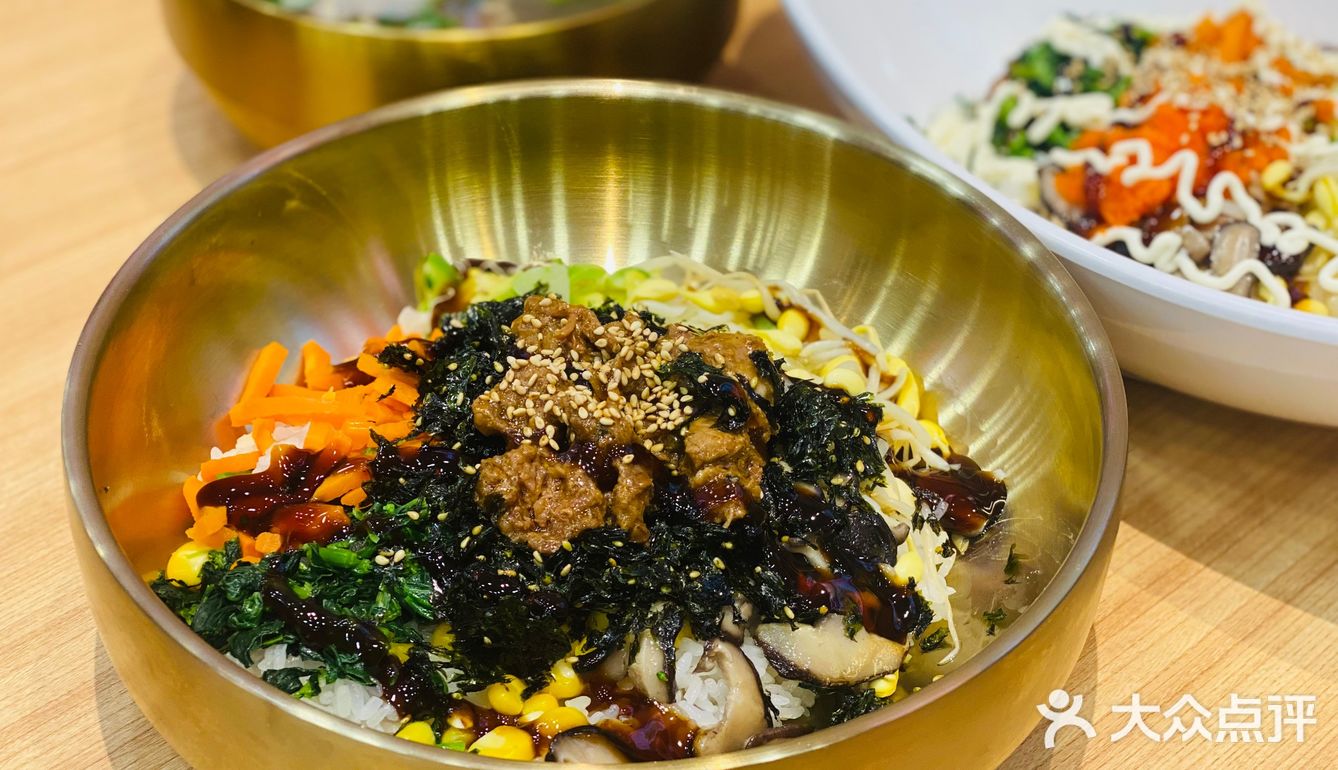 开在吾悦广场的一个韩料拌饭店我忘记名字了