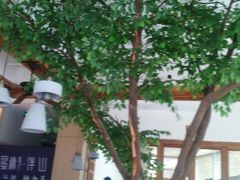 -蜜桃餐厅·伴山(湖滨商业街店)