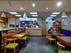 大堂-华莱士炸鸡汉堡(崇文门搜秀城店)
