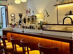 -Café Monson