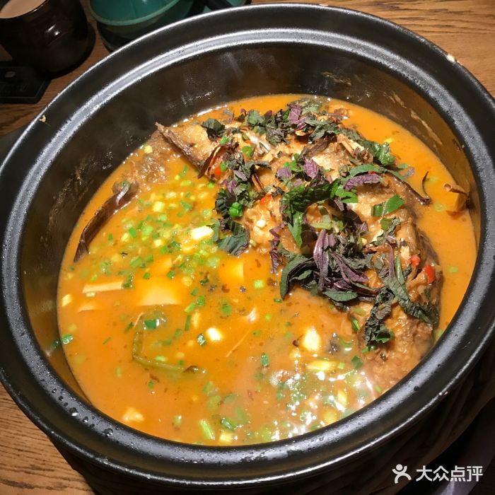 吃饭皇帝大|土家民族菜柴火稻草鱼图片