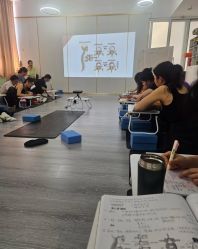 -亚太瑜伽普拉提学院