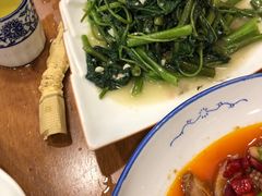 -石磨豆花家常菜·牦牛排土火锅