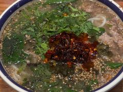 -云阿蛮云南生烫牛肉米线(奉贤路店)