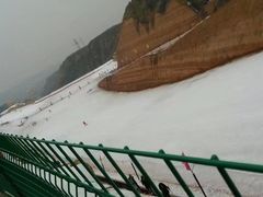 -采薇庄园四季滑雪场