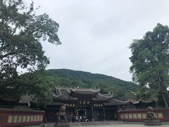 -峨眉山报国寺