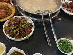 -老来福·非遗酸汤兔(凯旋路店)