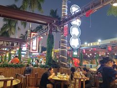 -三亚火车头万人海鲜广场