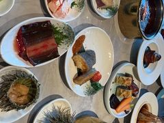 -雍容荟帝王蟹活龙虾展台自助(IFS黑金店)
